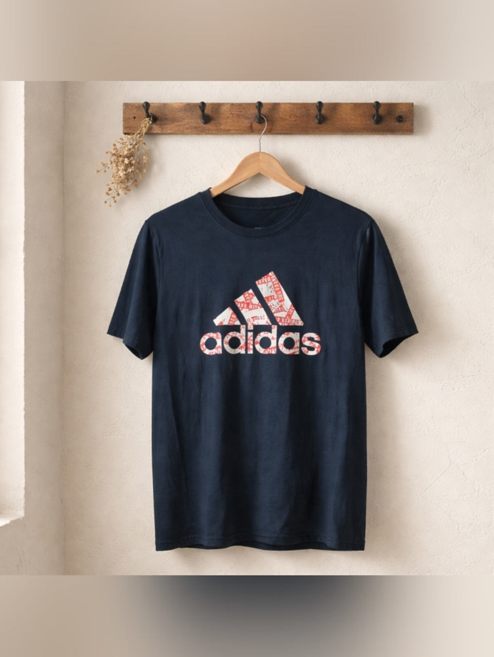 𝘈𝘥𝘪𝘥𝘢𝘴 𝘉𝘭𝘶𝘦 𝘚𝘩𝘰𝘳𝘵 𝘚𝘭𝘦𝘦𝘷𝘦 𝘊𝘳𝘦𝘸𝘯𝘦𝘤𝘬 𝘛𝘦𝘦 - Picture 2 of 5